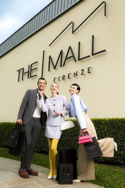 The Mall <b class=