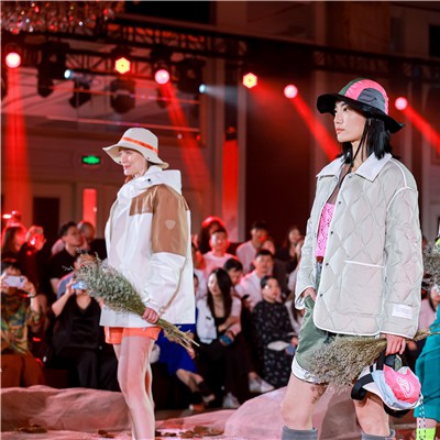 定义户外新趋势，坦博尔高品质时尚羽绒系列上海全球首发