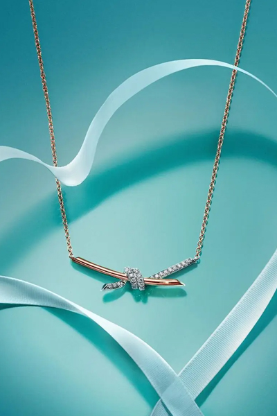 蒂芙尼520广告大片 于中国市场全球首发Tiffany Knot系列全新双色金镶钻项链