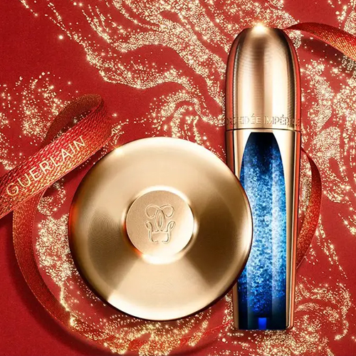 宋威龙赵今麦出席法国<b class=