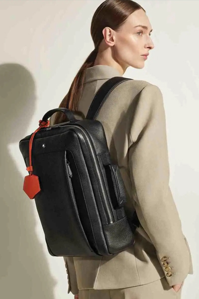 万宝龙2026春夏系列推出全新廓形双肩包 万宝龙2026春夏系列推出全新廓形双肩包